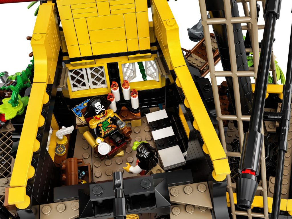 Pirates of Barracuda Bay 21322 | LEGO Ideas | Captains Quarters